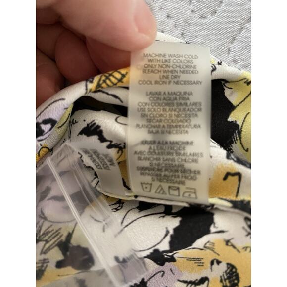 NWT Karl Lagerfeld Sz S Cvrd Btn Front V Ruffle Neck Front Sleeveless Blouse - Picture 10 of 12